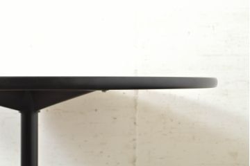 中古　Hermanmiller(ハーマンミラー社)　チャールズ&レイ・イームズ(Charles & Ray Eames)　イームズテーブルコントラクトベース　スタイリッシュなデザイン性と実用性を兼ね備えたラウンドテーブル(2人掛けダイニングテーブル、丸テーブル)(定価約10万円)(R-074371)