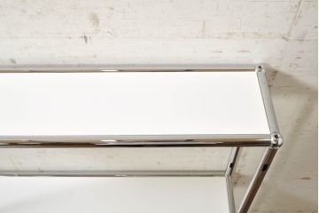 中古　美品　USMハラー(USM Haller)　美しくシンプルなデザインが目を引く鉄製サイドボード(陳列棚、アイアンラック、キャビネット、オープンラック、飾り棚、オープンシェルフ)(R-074372)