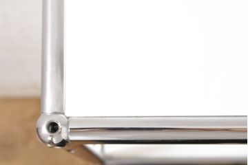 中古　美品　USMハラー(USM Haller)　美しくシンプルなデザインが目を引く鉄製サイドボード(陳列棚、アイアンラック、キャビネット、オープンラック、飾り棚、オープンシェルフ)(R-074372)