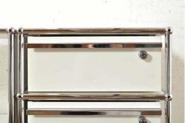 中古　美品　USMハラー(USM Haller)　美しくシンプルなデザインが目を引く鉄製ラックとサイドチェストのセット(サイドボード、サイドキャビネット、デスクワゴン、引き出し、オープンラック、飾り棚)(R-074373)
