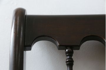 中古　松本民芸家具　#49型A　背もたれの美しいデザインが印象的なワイコムチェア2脚セット(板座チェア、ダイニングチェア、椅子、イス)(定価2脚で約22万円)(R-074375)
