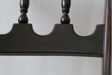 中古　松本民芸家具　#49型A　背もたれの美しいデザインが印象的なワイコムチェア2脚セット(板座チェア、ダイニングチェア、椅子、イス)(定価2脚で約22万円)(R-074375)
