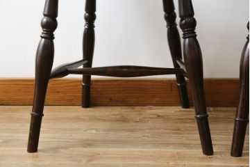 中古　松本民芸家具　#49型A　背もたれの美しいデザインが印象的なワイコムチェア2脚セット(板座チェア、ダイニングチェア、椅子、イス)(定価2脚で約22万円)(R-074375)