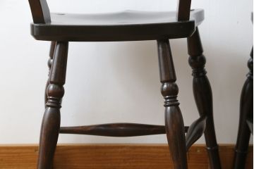 中古　松本民芸家具　#49型A　背もたれの美しいデザインが印象的なワイコムチェア2脚セット(板座チェア、ダイニングチェア、椅子、イス)(定価2脚で約22万円)(R-074375)