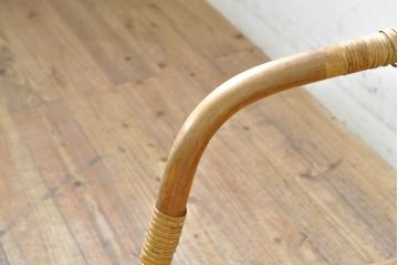 和製ビンテージ　涼しげな雰囲気が魅力的なラタンイージーチェア(籐、ラウンジチェア、アームチェア、1人掛けソファ、椅子、イス、ヴィンテージ)(R-074378)