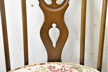 イギリスビンテージ　ERCOL(アーコール)　アザミの透かし彫りが上品な印象を与えるシスルバックチェア4脚セット(椅子、イス、板座チェア、ダイニングチェア、ウィンザーチェア、ウインザーチェア、ヴィンテージ、英国)(R-074384)