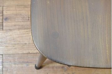 イギリスビンテージ　ERCOL(アーコール)　アザミの透かし彫りが上品な印象を与えるシスルバックチェア4脚セット(椅子、イス、板座チェア、ダイニングチェア、ウィンザーチェア、ウインザーチェア、ヴィンテージ、英国)(R-074384)