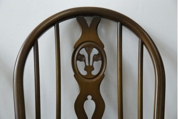 イギリスヴィンテージ　ERCOL(アーコール)　アザミの透かし彫りが上品な印象を与えるシスルバックチェア4脚セット　(R-074384)