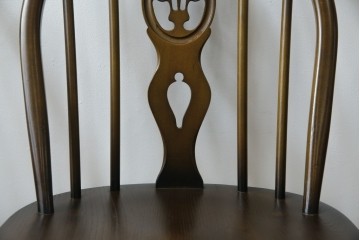 イギリスヴィンテージ　ERCOL(アーコール)　アザミの透かし彫りが上品な印象を与えるシスルバックチェア4脚セット　(R-074384)