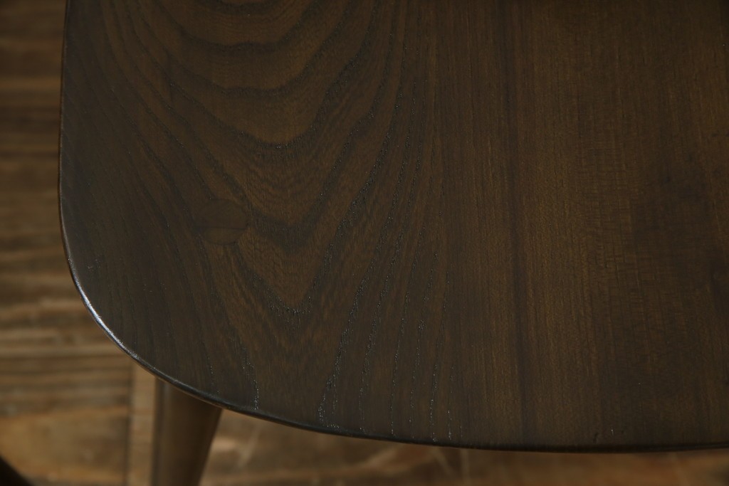 イギリスヴィンテージ　ERCOL(アーコール)　アザミの透かし彫りが上品な印象を与えるシスルバックチェア4脚セット　(R-074384)