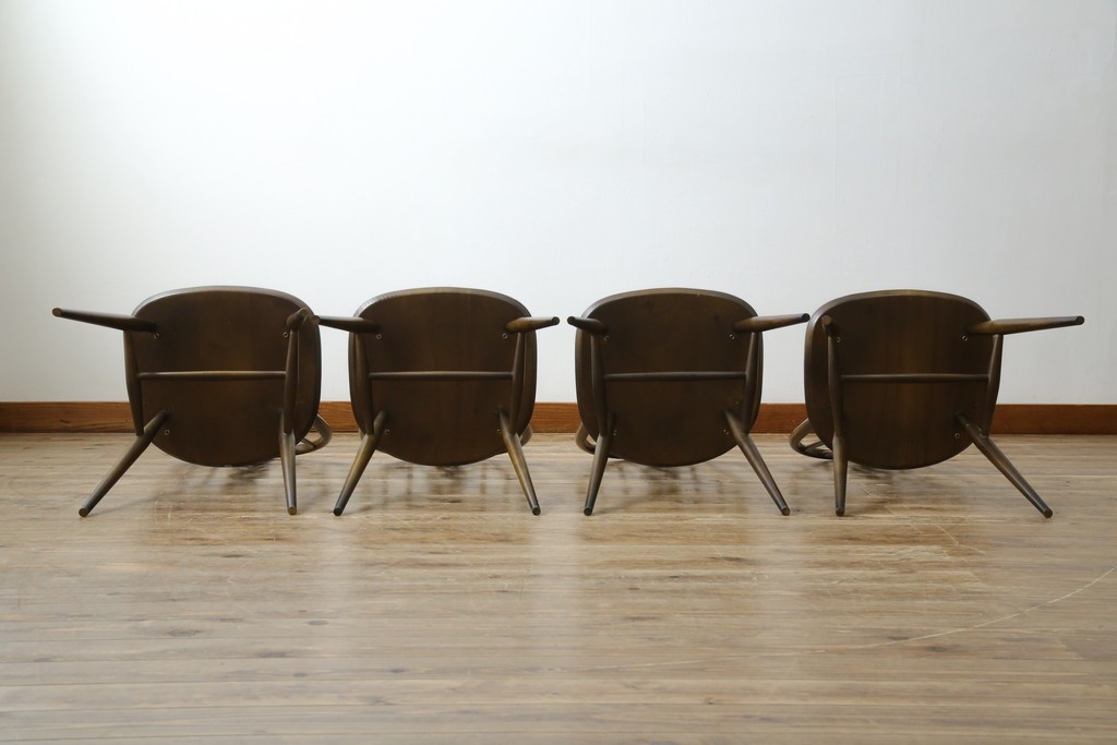 イギリスヴィンテージ　ERCOL(アーコール)　アザミの透かし彫りが上品な印象を与えるシスルバックチェア4脚セット　(R-074384)