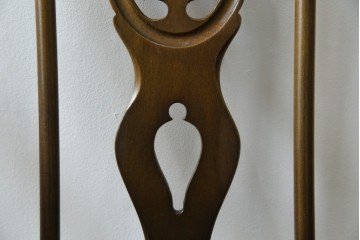 イギリスヴィンテージ　ERCOL(アーコール)　アザミの透かし彫りが上品な印象を与えるシスルバックチェア4脚セット　(R-074384)