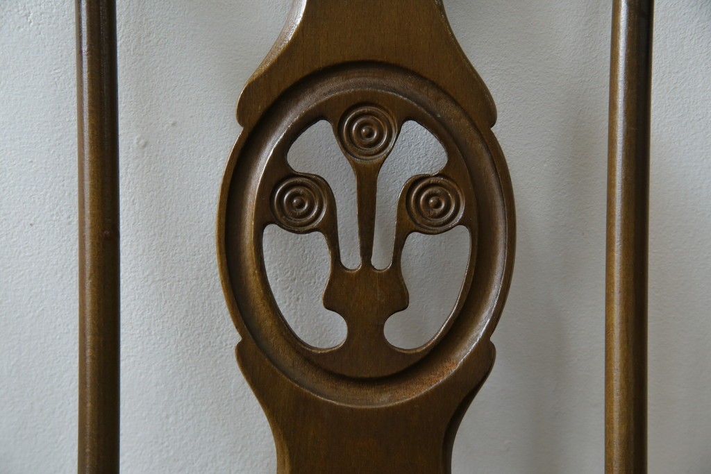 イギリスヴィンテージ　ERCOL(アーコール)　アザミの透かし彫りが上品な印象を与えるシスルバックチェア4脚セット　(R-074384)