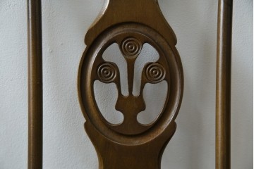 イギリスヴィンテージ　ERCOL(アーコール)　アザミの透かし彫りが上品な印象を与えるシスルバックチェア4脚セット　(R-074384)