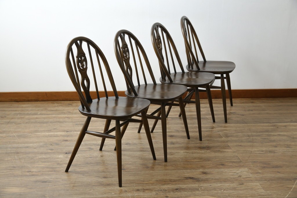 イギリスヴィンテージ　ERCOL(アーコール)　アザミの透かし彫りが上品な印象を与えるシスルバックチェア4脚セット　(R-074384)