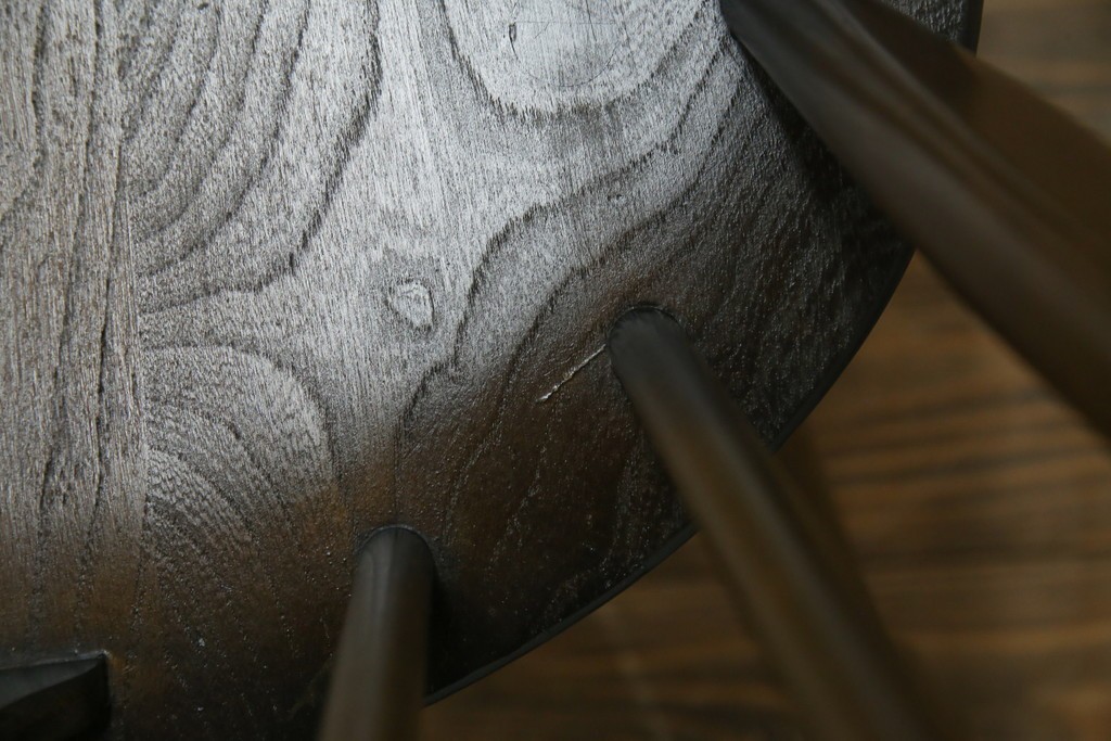 イギリスヴィンテージ　ERCOL(アーコール)　アザミの透かし彫りが上品な印象を与えるシスルバックチェア4脚セット　(R-074384)