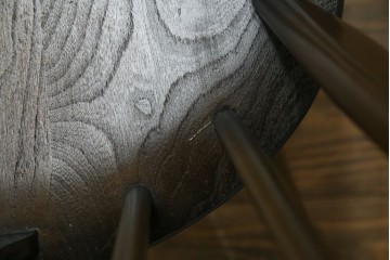 イギリスヴィンテージ　ERCOL(アーコール)　アザミの透かし彫りが上品な印象を与えるシスルバックチェア4脚セット　(R-074384)