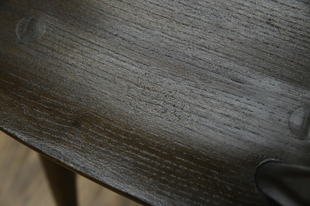 イギリスヴィンテージ　ERCOL(アーコール)　アザミの透かし彫りが上品な印象を与えるシスルバックチェア4脚セット　(R-074384)