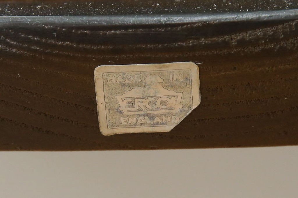 イギリスヴィンテージ　ERCOL(アーコール)　アザミの透かし彫りが上品な印象を与えるシスルバックチェア4脚セット　(R-074384)