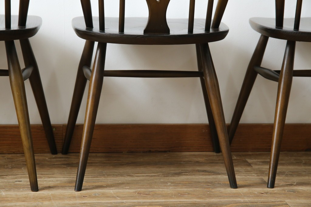 イギリスヴィンテージ　ERCOL(アーコール)　アザミの透かし彫りが上品な印象を与えるシスルバックチェア4脚セット　(R-074384)
