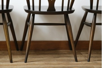 イギリスヴィンテージ　ERCOL(アーコール)　アザミの透かし彫りが上品な印象を与えるシスルバックチェア4脚セット　(R-074384)