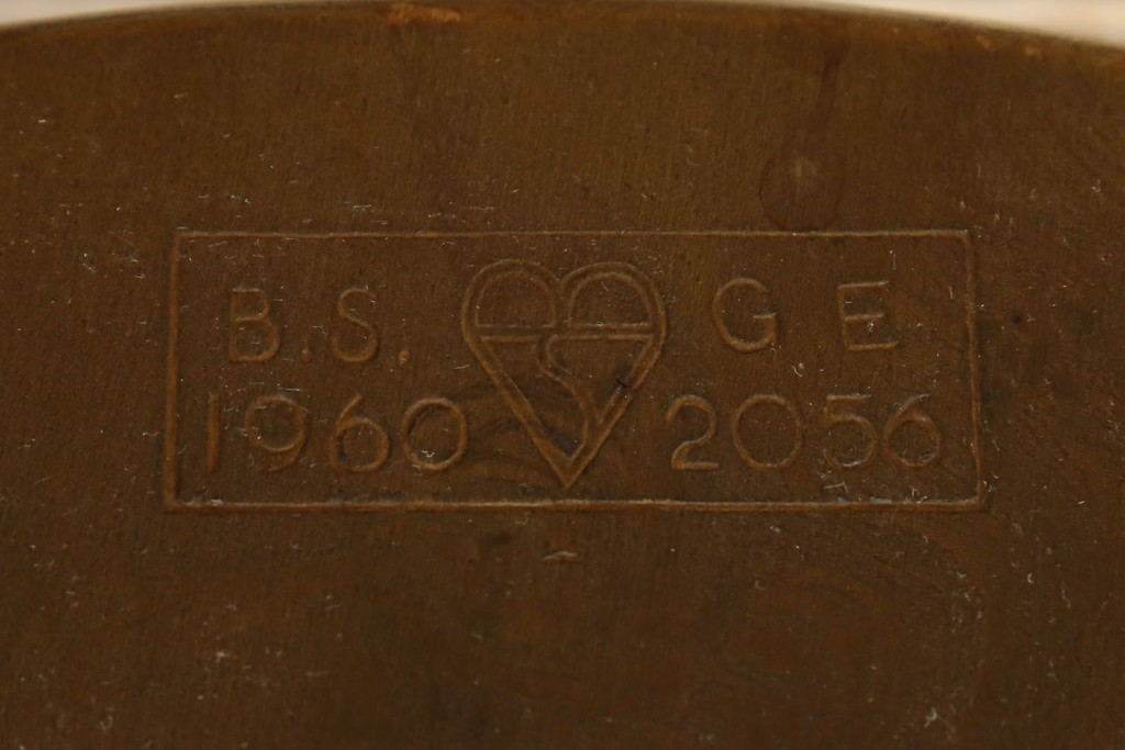 イギリスヴィンテージ　ERCOL(アーコール)　アザミの透かし彫りが上品な印象を与えるシスルバックチェア4脚セット　(R-074384)