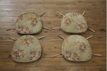 イギリスヴィンテージ　ERCOL(アーコール)　アザミの透かし彫りが上品な印象を与えるシスルバックチェア4脚セット　(R-074384)