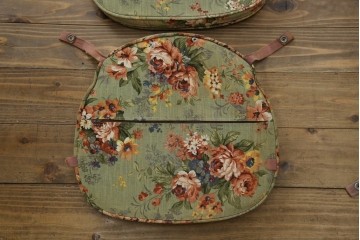 イギリスヴィンテージ　ERCOL(アーコール)　アザミの透かし彫りが上品な印象を与えるシスルバックチェア4脚セット　(R-074384)