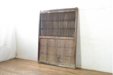 アンティーク建具　栗材・檜(ヒノキ)材　古い木味が趣溢れる格子蔵戸1枚(玄関戸、引き戸)(R-074385)