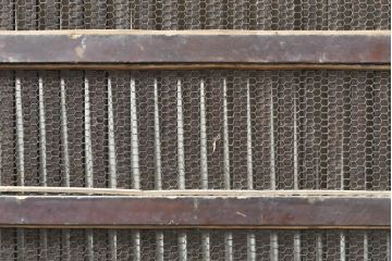 アンティーク建具　栗材・檜(ヒノキ)材　古い木味が趣溢れる格子蔵戸1枚(玄関戸、引き戸)(R-074385)