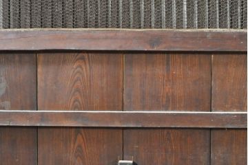 アンティーク建具　栗材・檜(ヒノキ)材　古い木味が趣溢れる格子蔵戸1枚(玄関戸、引き戸)(R-074385)