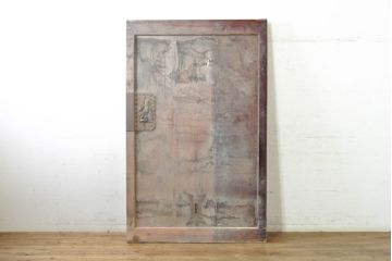 アンティーク建具　栗材・檜(ヒノキ)材　美しく繊細な金具がアクセントになる蔵戸1枚(玄関戸、引き戸)(R-074387)