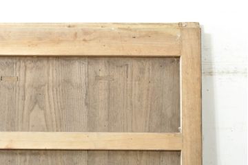 アンティーク建具　栗材・檜(ヒノキ)材　美しく繊細な金具がアクセントになる蔵戸1枚(玄関戸、引き戸)(R-074387)