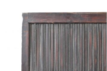 アンティーク建具　欅(ケヤキ)材・杉(スギ)材・檜(ヒノキ)材　くっきりとした杢目と赤みがかった木色が魅力の格子蔵戸1枚(玄関戸、引き戸)(R-074388)