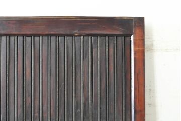 アンティーク建具　欅(ケヤキ)材・杉(スギ)材・檜(ヒノキ)材　くっきりとした杢目と赤みがかった木色が魅力の格子蔵戸1枚(玄関戸、引き戸)(R-074388)