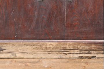 アンティーク建具　欅(ケヤキ)材・杉(スギ)材・檜(ヒノキ)材　くっきりとした杢目と赤みがかった木色が魅力の格子蔵戸1枚(玄関戸、引き戸)(R-074388)
