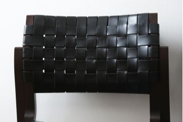 中古　arflex(アルフレックス)　NT(エヌティー)　本革(レザー)　スタイリッシュなデザインが魅力のアームレスチェア2脚セット(スタッキングチェア、ダイニングチェア、椅子、イス)(定価2脚で約33万6千円)(R-074390)
