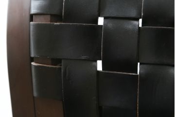 中古　arflex(アルフレックス)　NT(エヌティー)　本革(レザー)　スタイリッシュなデザインが魅力のアームレスチェア2脚セット(スタッキングチェア、ダイニングチェア、椅子、イス)(定価2脚で約33万6千円)(R-074390)