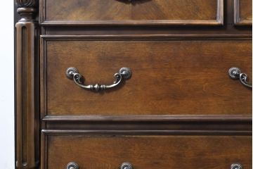 中古　美品　気品ある佇まいが魅力のチェスト(サイドボード、サイドチェスト、引き出し)(R-074392)