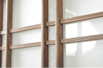 アンティーク建具　大正ロマン　古い木味が趣のあるガラス戸1枚(引き戸、建具)(R-074397)