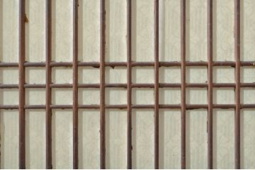 アンティーク建具　鏡板欅(ケヤキ)材　古民家インテリアにもおすすめな障子帯戸2枚セット(引き戸、板戸、格子帯戸、障子戸)(R-074400)