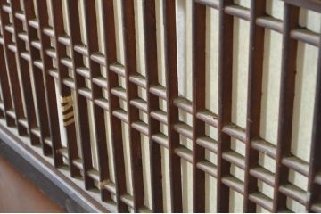 アンティーク建具　鏡板欅(ケヤキ)材　古民家インテリアにもおすすめな障子帯戸2枚セット(引き戸、板戸、格子帯戸、障子戸)(R-074400)