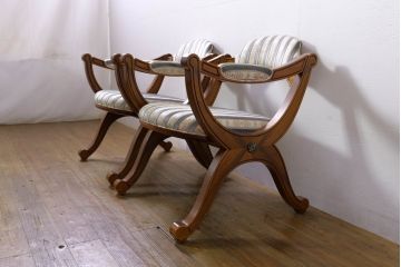 中古　DREXEL HERITAGE(ドレクセルヘリテイジ)　ESPERANTO(エスペラント)　上品な曲線デザインが高級感を醸し出すアーム付きダイニングチェア2脚セット(アームチェア、イス、椅子)(R-074402)