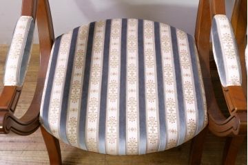 中古　DREXEL HERITAGE(ドレクセルヘリテイジ)　ESPERANTO(エスペラント)　上品な曲線デザインが高級感を醸し出すアーム付きダイニングチェア2脚セット(アームチェア、イス、椅子)(R-074402)