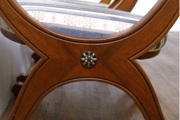 中古　DREXEL HERITAGE(ドレクセルヘリテイジ)　ESPERANTO(エスペラント)　上品な曲線デザインが高級感を醸し出すアーム付きダイニングチェア2脚セット(アームチェア、イス、椅子)(R-074402)