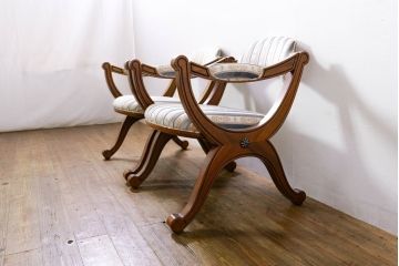 中古　DREXEL HERITAGE(ドレクセルヘリテイジ)　ESPERANTO(エスペラント)　上品な曲線デザインが高級感を醸し出すアーム付きダイニングチェア2脚セット(アームチェア、イス、椅子)(R-074403)
