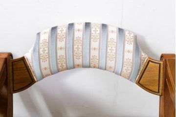 中古　DREXEL HERITAGE(ドレクセルヘリテイジ)　ESPERANTO(エスペラント)　上品な曲線デザインが高級感を醸し出すアーム付きダイニングチェア2脚セット(アームチェア、イス、椅子)(R-074403)