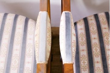 中古　DREXEL HERITAGE(ドレクセルヘリテイジ)　ESPERANTO(エスペラント)　上品な曲線デザインが高級感を醸し出すアーム付きダイニングチェア2脚セット(アームチェア、イス、椅子)(R-074403)