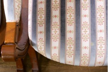 中古　DREXEL HERITAGE(ドレクセルヘリテイジ)　ESPERANTO(エスペラント)　上品な曲線デザインが高級感を醸し出すアーム付きダイニングチェア2脚セット(アームチェア、イス、椅子)(R-074403)