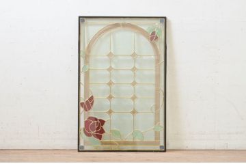 未使用品　薔薇の園(ばらのその)　デットストック品のステンドグラス(建具、ドア、窓、照明、衝い立て、衝立、つい立て)(定価約12万円)(R-074446)